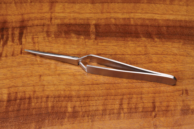 Hareline Bulldog Tweezer Clamp