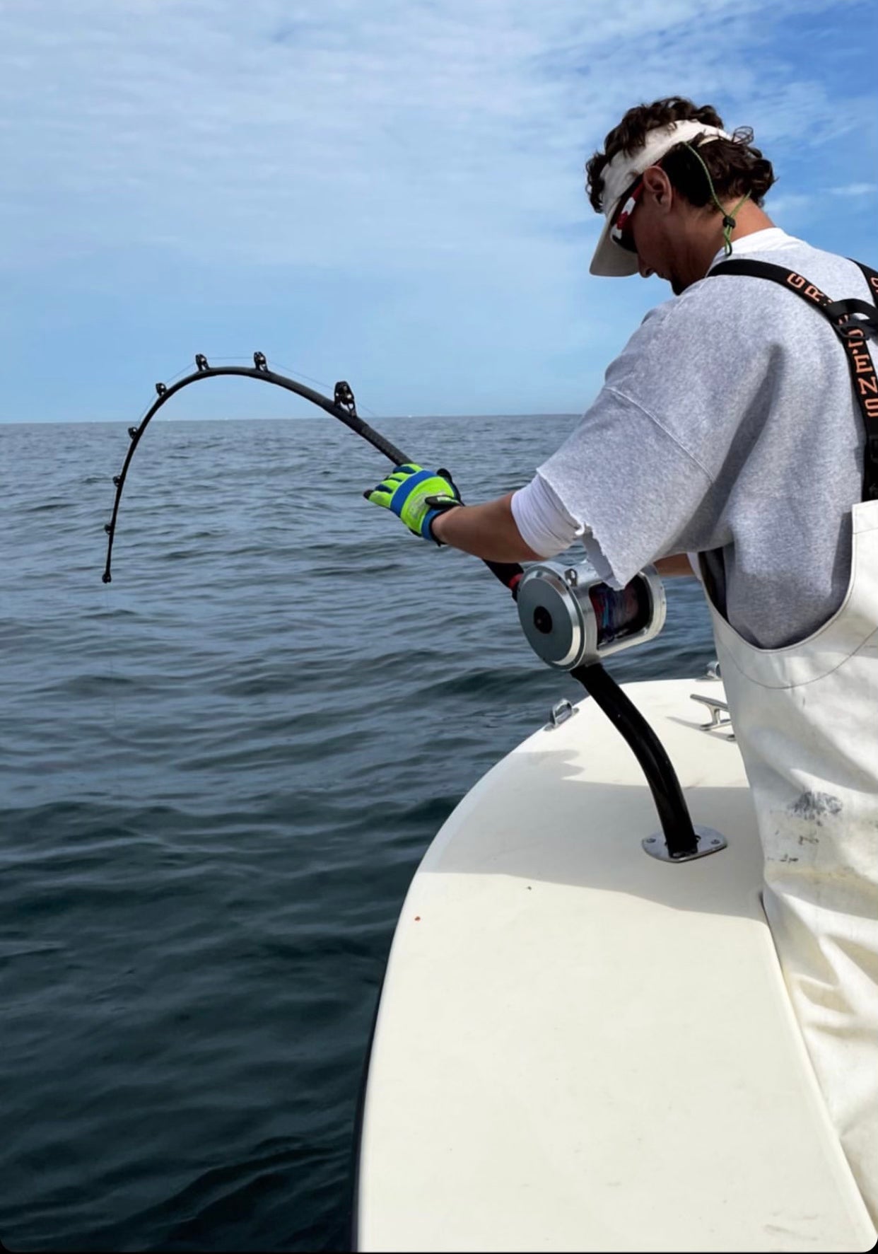Pole Fishing for Medium-Sized (40–50 lb or 18.1–22.7 kg) Big-Eye Tuna
